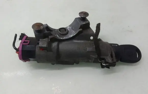 Volkswagen Transporter - Caravelle T5 Ignition lock 4B0905851C