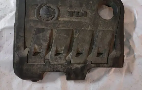 Skoda Yeti (5L) Engine cover (trim) 03L103925AA