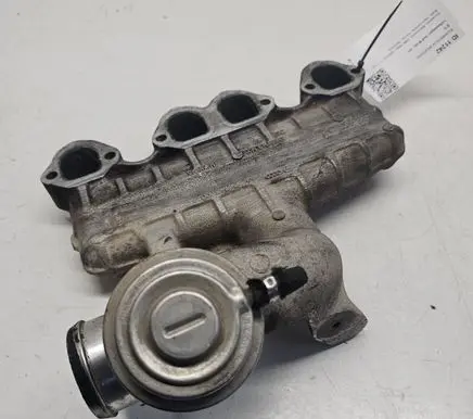 Volkswagen Golf III Intake manifold 028129711J
