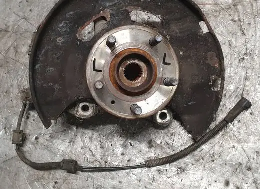 Opel Astra J Front wheel hub 13502828