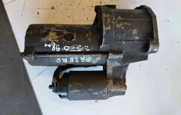 Mitsubishi Pajero Starter motor