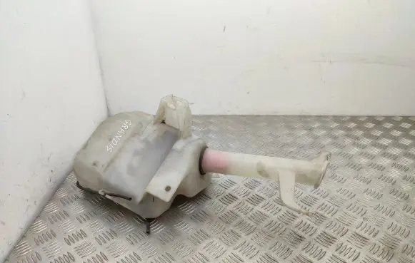 Mitsubishi Grandis Windshield washer fluid reservoir/tank