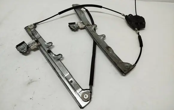 Mitsubishi Colt Front door electric window regulator 5713A136