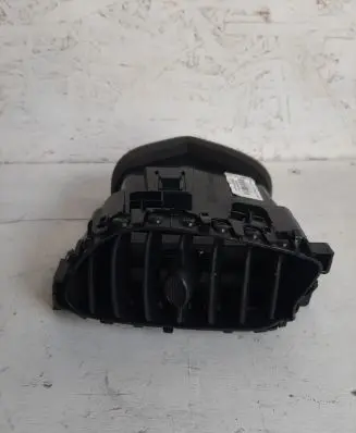 Nissan Juke I F15 Dashboard air vent grill cover trim 687501KE0A