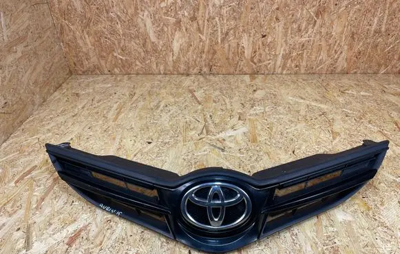 Toyota Auris E180 Front bumper upper radiator grill 5311402260
