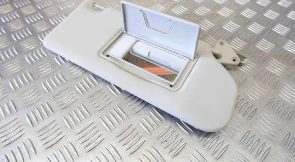 Sun visor