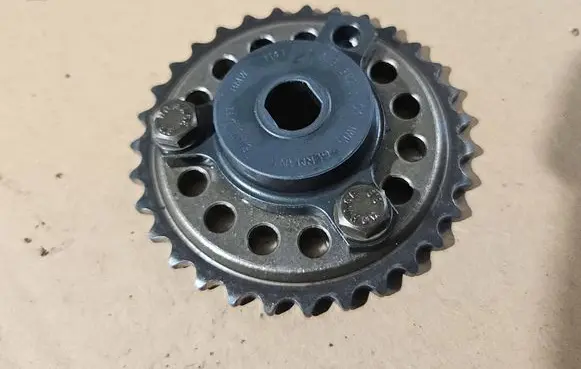 BMW X6 E71 Timing chain sprocket 7568821 7568822