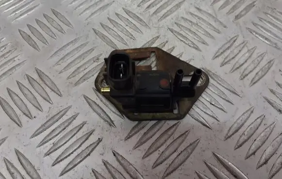Mazda Xedos 6 Valve vacuum K5T49094KL206709