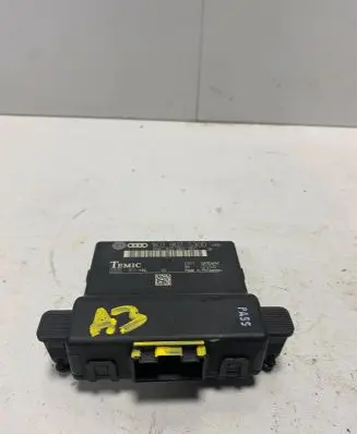 Audi A3 S3 8P Gateway control module 1K0907530D 1K0907951
