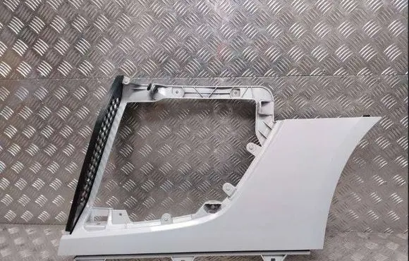 Audi R8 4S Fender end trim 4S8853173