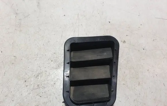 Hyundai Kona I Quarter panel pressure vent 975102F200