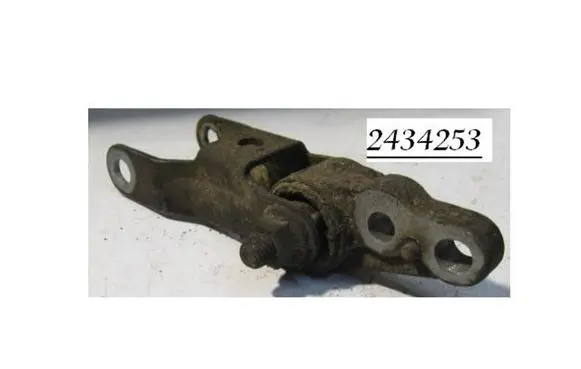 Volvo V70 Engine mount bracket 2434253