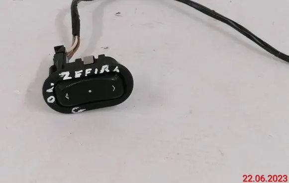 Opel Zafira A Electric window control switch 13363100