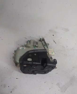 Audi A6 S6 C6 4F Front door lock 4F1837015G
