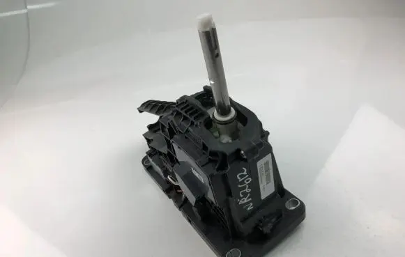 Volvo S90, V90 Gear shifter/selector 31437769
