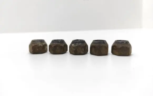 Toyota Avensis T220 Nuts/bolts 