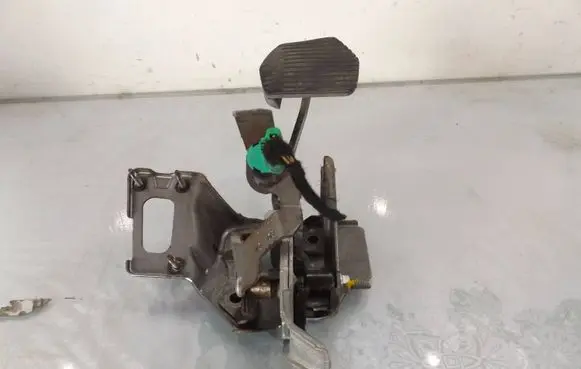 Citroen C4 Grand Picasso Brake pedal