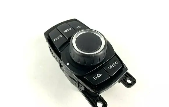 Head unit multimedia control