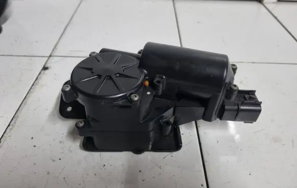 Opel Insignia A Tailgate/trunk/boot lock/catch/latch 13501872