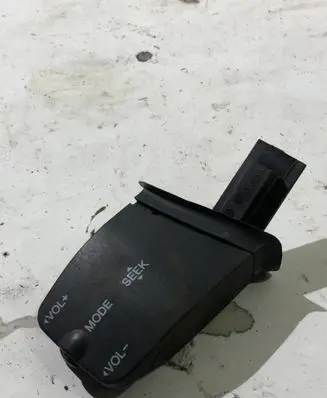 Ford Focus Sound control switch 758709