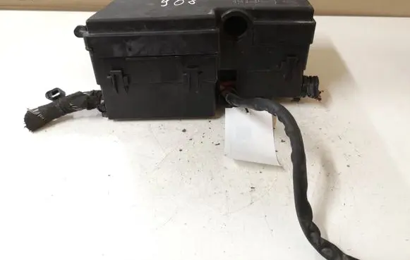 Ford Focus C-MAX Fuse module 3M5T14A142 BP4K66767 8688039