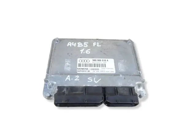 Audi A4 S4 B5 8D Engine control unit/module 3B0906018A 5WP4331206 340009