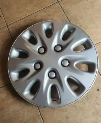 Chrysler Stratus R14 wheel hub/cap/trim 1199263428K 4684815