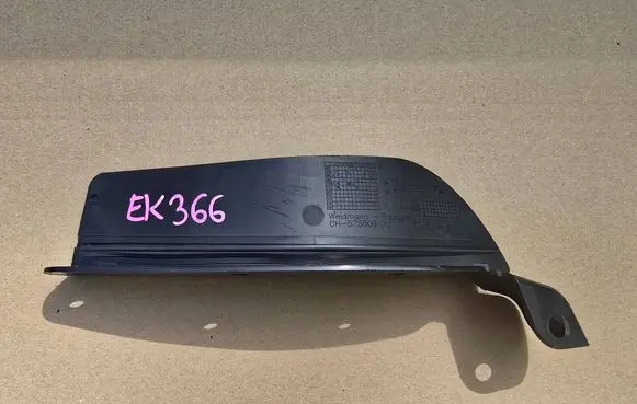 BMW X3 E83 Front mudguard 51623416422 64803500 A13HB4