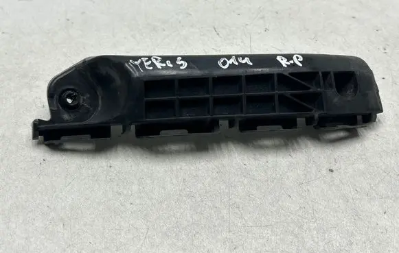 Toyota Yaris Front bumper mounting bracket 52535