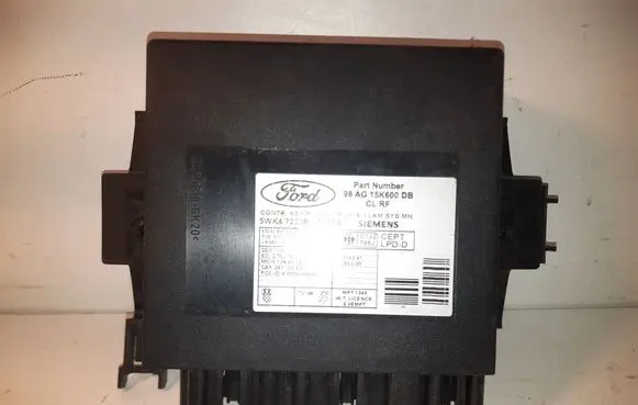 Ford Focus Comfort/convenience module 5WK47230B T83SA KR55WK48681