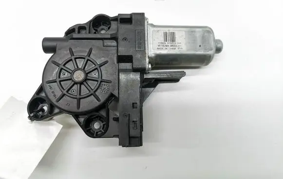 Volvo V70 Front door window regulator motor 970713