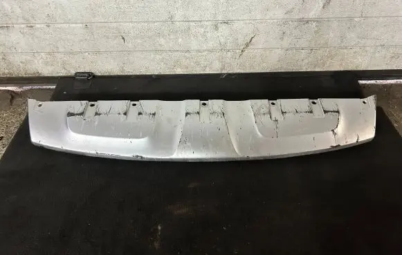 Maserati Levante Front bumper lip 670042317