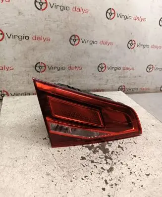 Audi A3 S3 8V Tailgate rear/tail lights 8V4945075 2TZ01283901