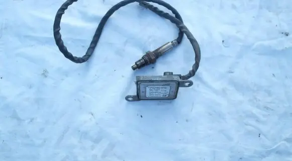 Mercedes-Benz C W205 Lambda probe sensor A0009053706 5WK96683F 1704060404