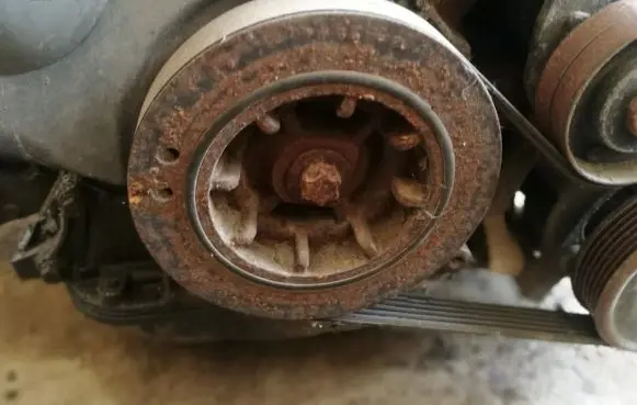 Renault Laguna I Crankshaft pulley
