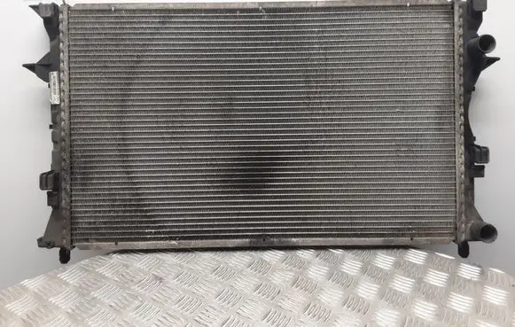 Renault Megane II Coolant radiator 8200008765A 150720201F05