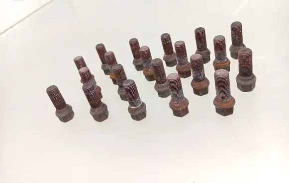 Volkswagen Golf VI Nuts/bolts 