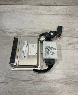 BMW 5 E39 Engine control unit/module 7530854 5WK90017 DMEMS43