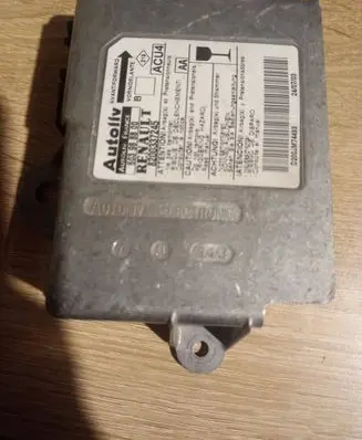 Renault Megane II Airbag control unit/module 8200337245