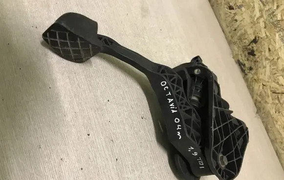 Clutch pedal