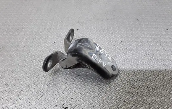 Hyundai Grandeur Front door upper hinge