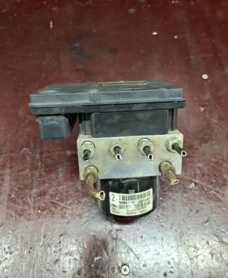 Volvo V70 ABS Pump 30714956 P30714952 10092504113