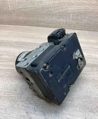 Ford Focus ABS Pump 2M512M110EC 5WK84031