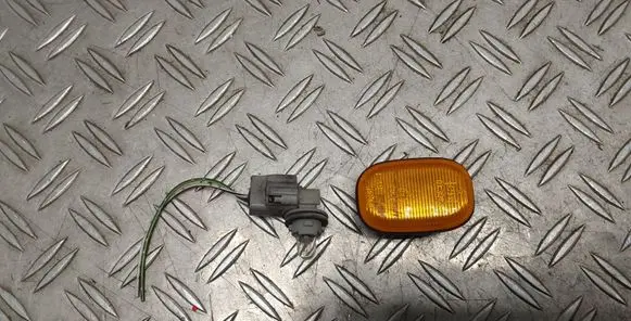 Toyota RAV 4 (XA20) Front fender indicator light 