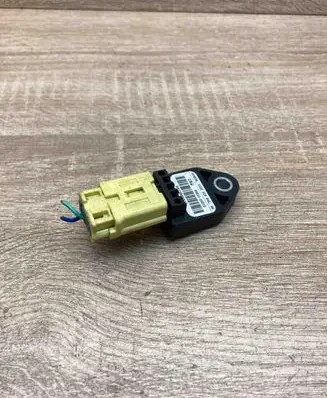 Toyota Avensis T250 Airbag deployment crash/impact sensor 8983305010