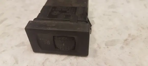 Volkswagen PASSAT B5.5 Seat heating switch 3B0963563A
