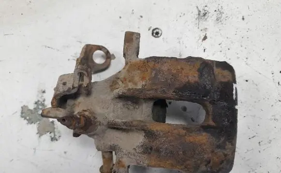 Ford Galaxy Rear brake caliper 820009