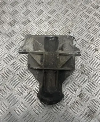 BMW 1 E81 E87 Engine mounting bracket 2211677706102