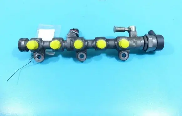 Renault Megane III Fuel main line pipe 0445214195 IMPRK1355835