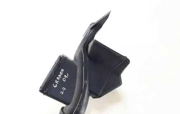 Mitsubishi Grandis Air intake duct part MN110585